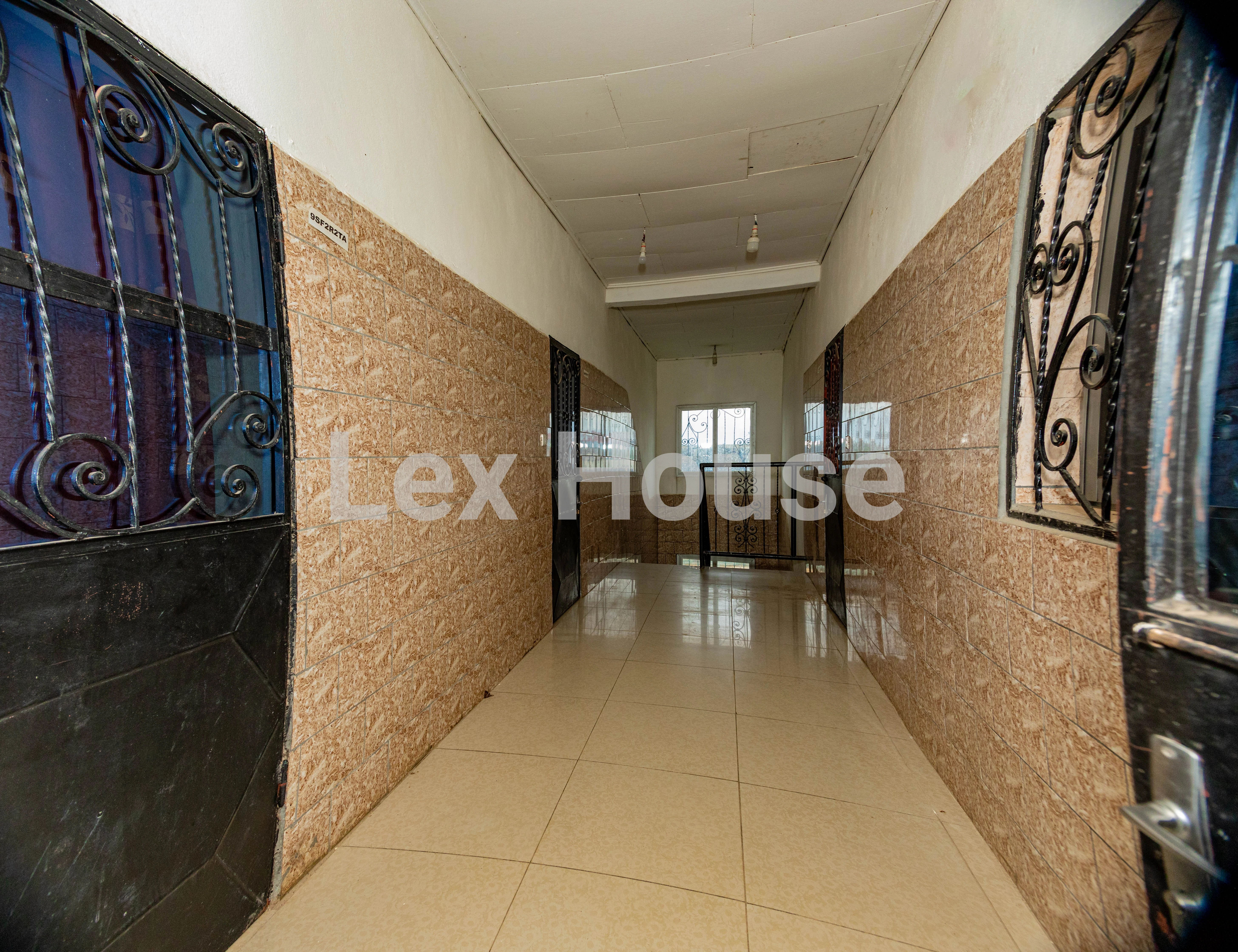 Grid Image 4