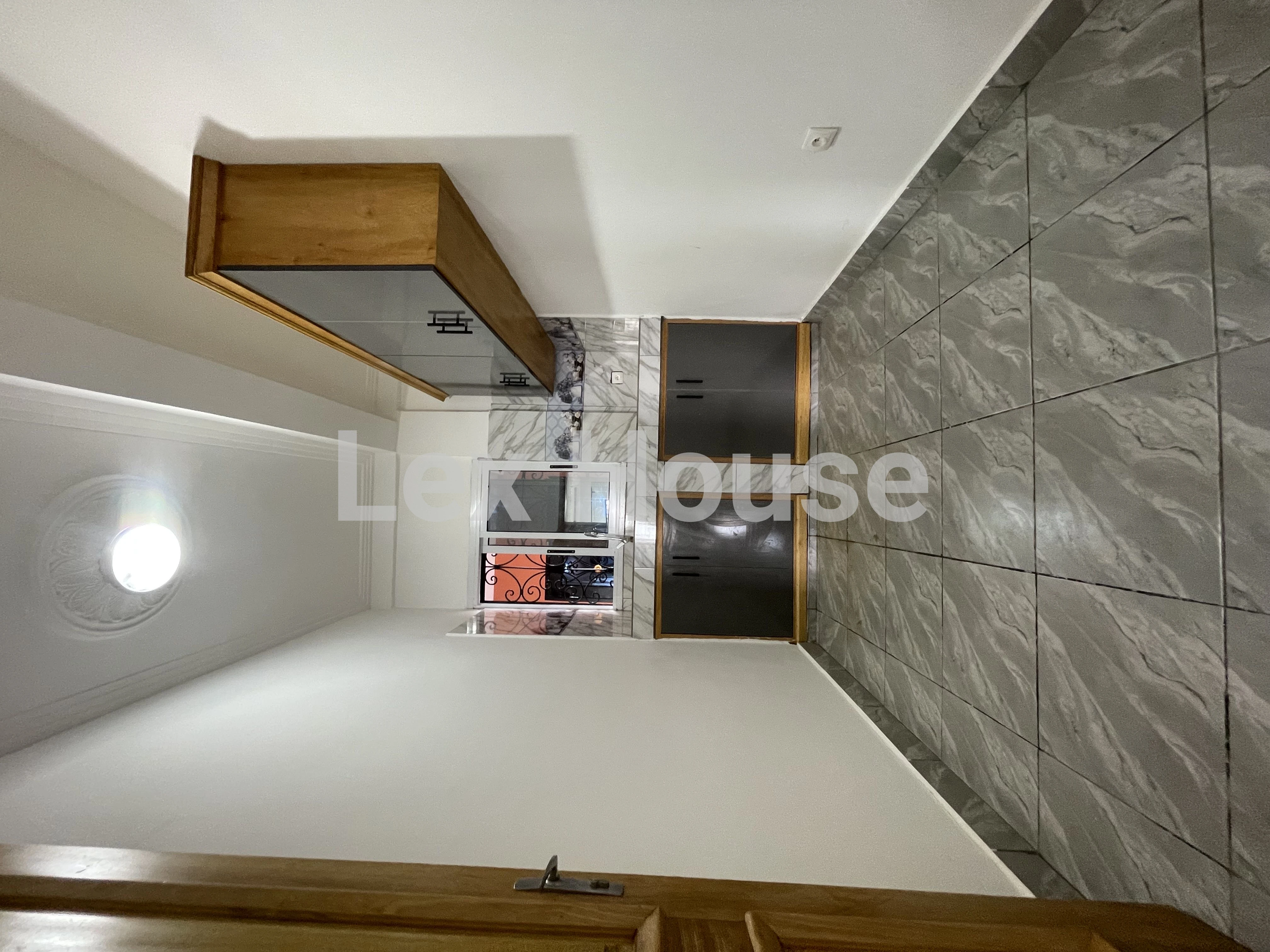 Grid Image 1