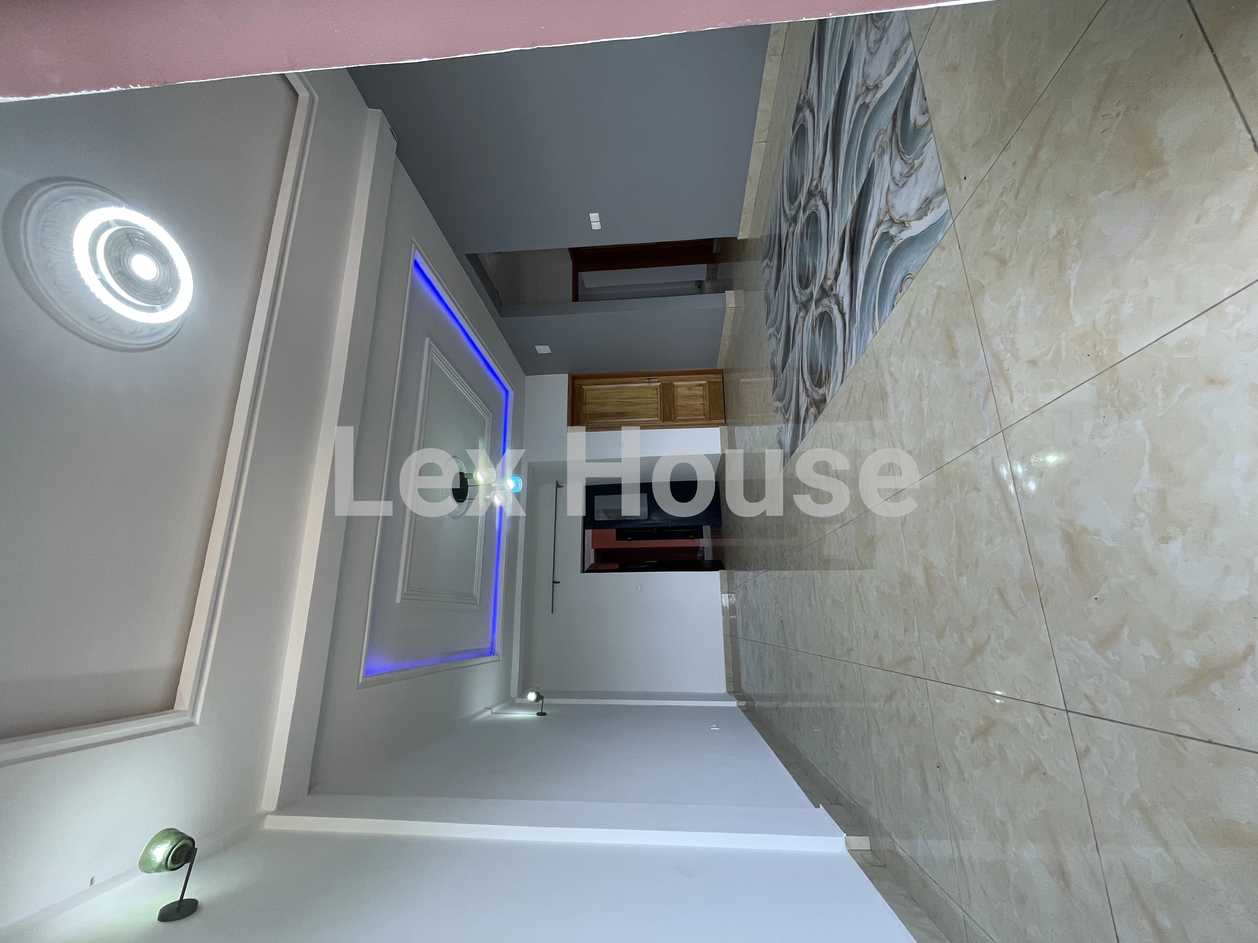 Grid Image 3