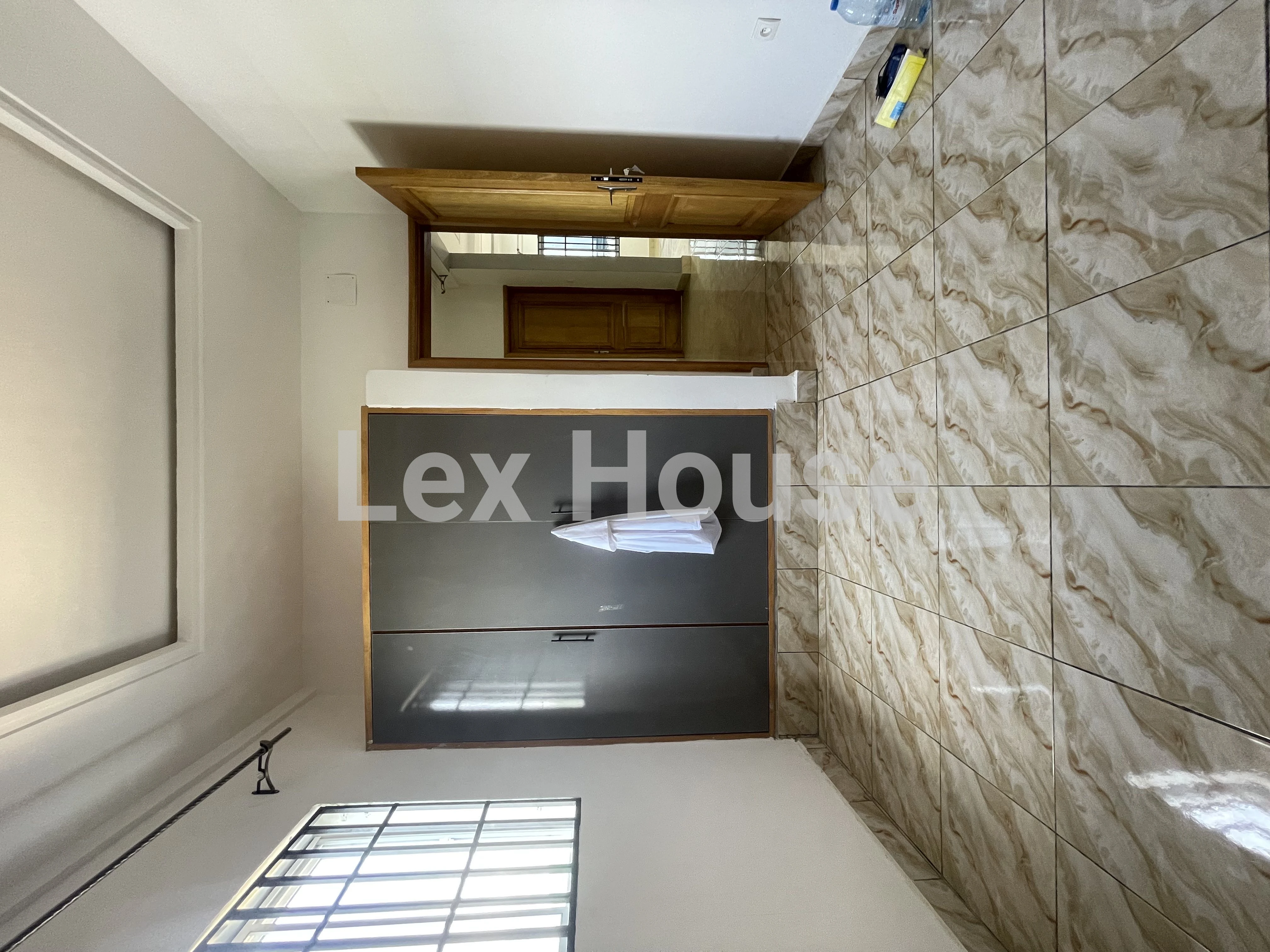 Grid Image 5