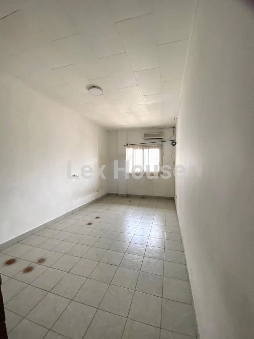 Grid Image 5