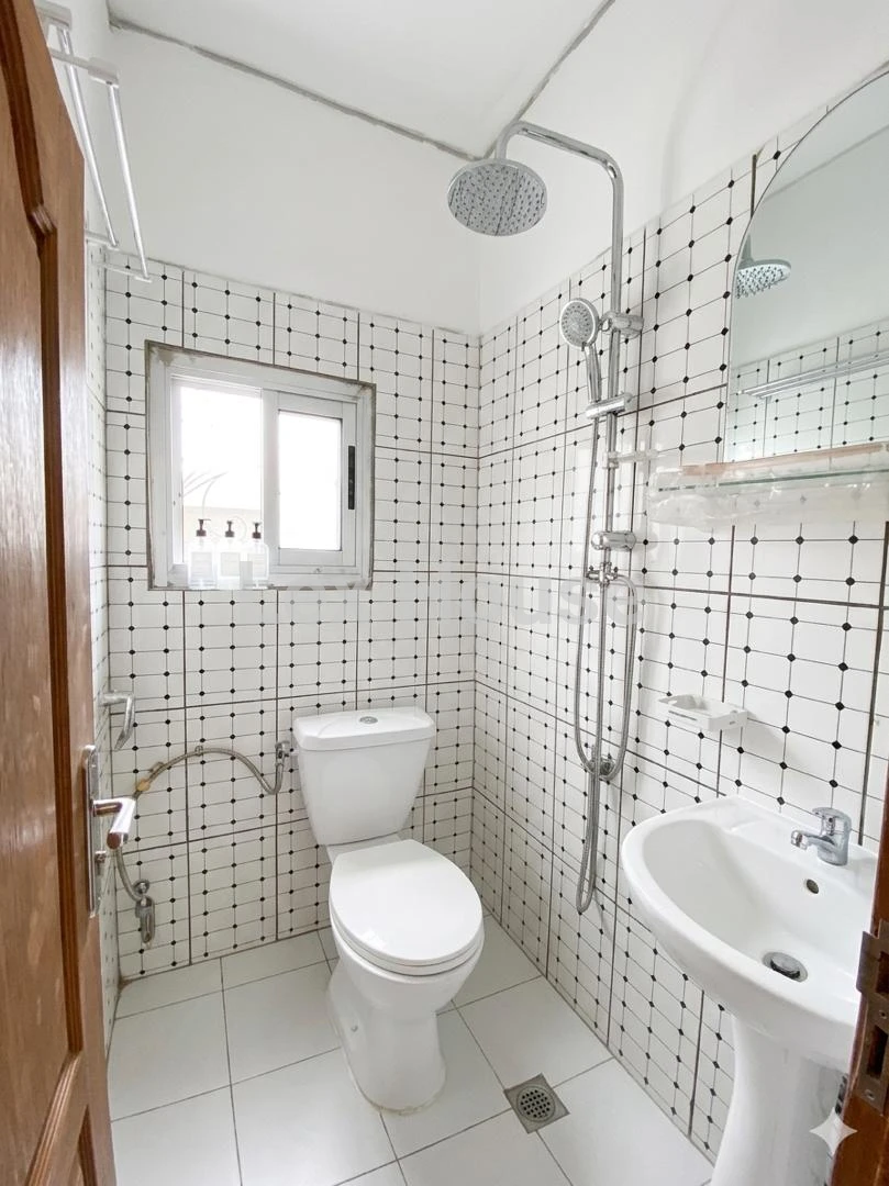 Grid Image 5