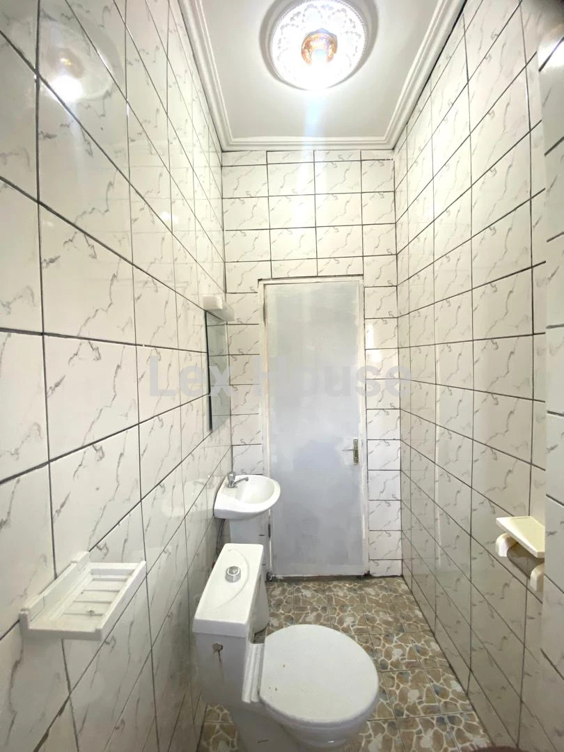 Grid Image 5