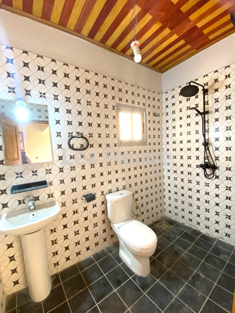 Grid Image 5