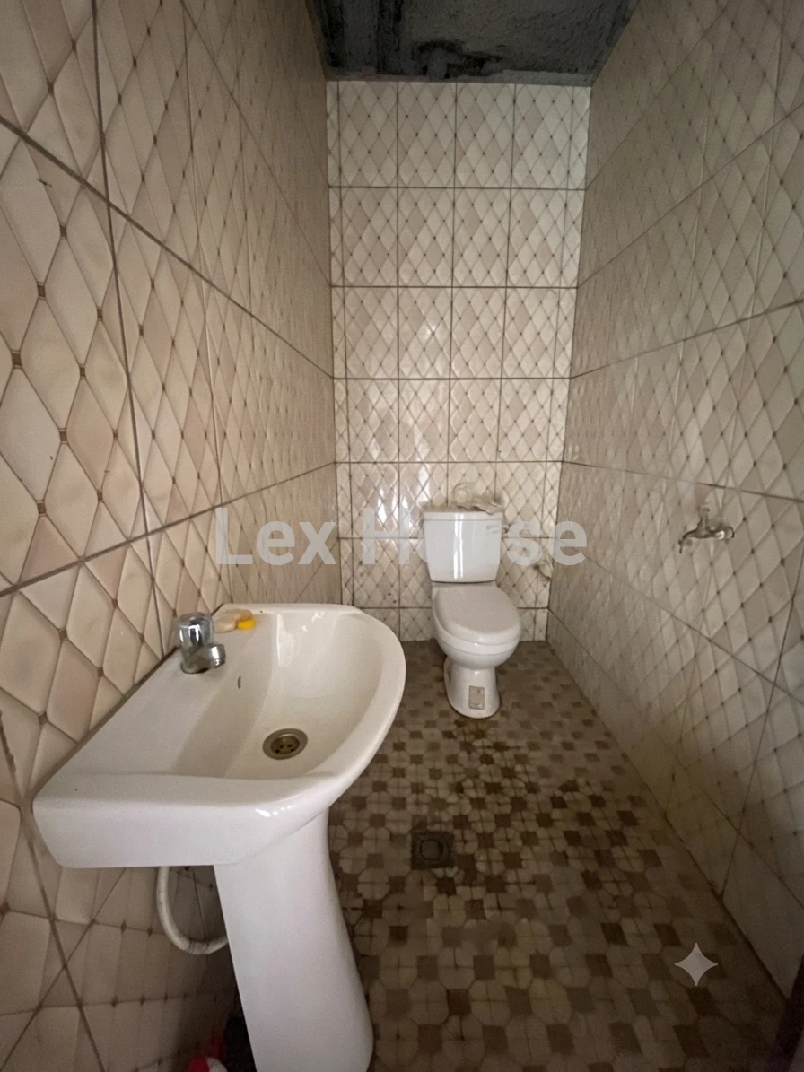 Grid Image 1