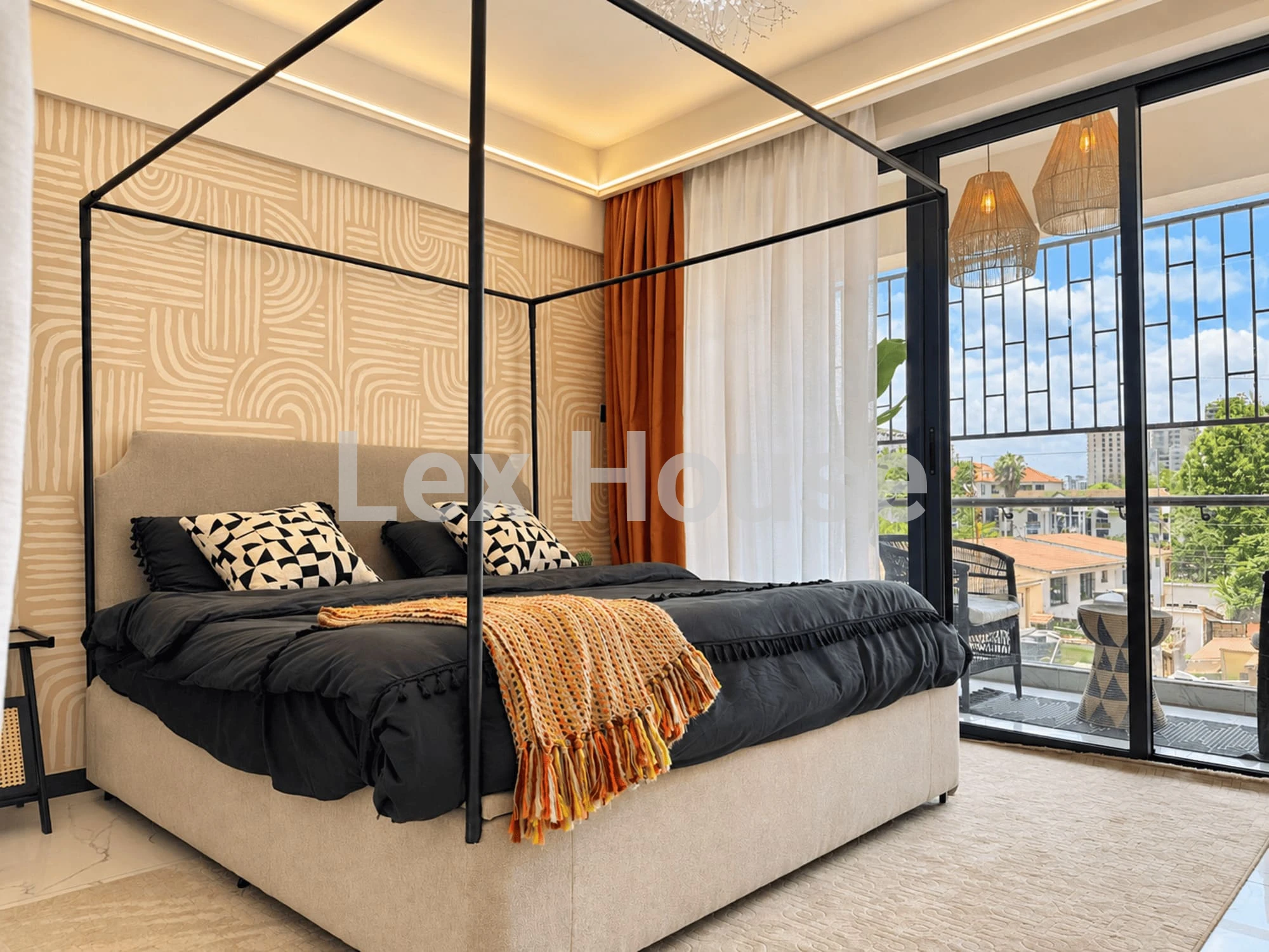 Grid Image 4