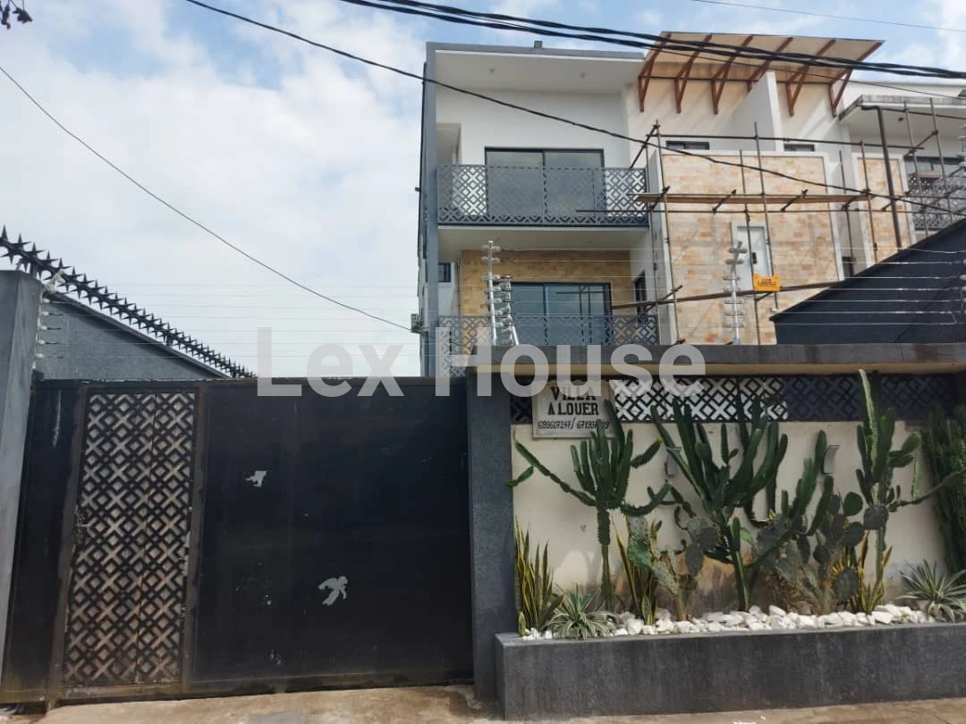 Spacious 4-Bedroom Duplex for Rent in Bonaberi  |  Epee