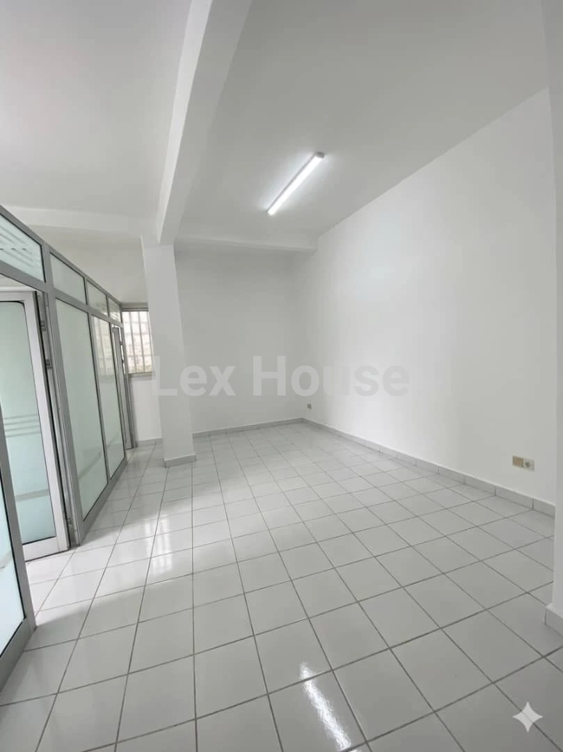 Office Space for Rent in Bonadibong, Akwa, Douala