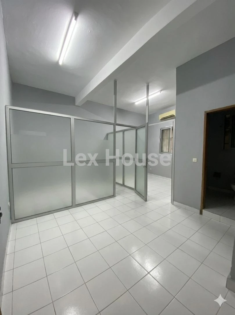 Office Space for Rent in Bonadibong, Akwa, Douala
