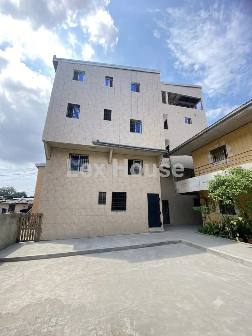 Magazine for Rent in Bepanda, Douala